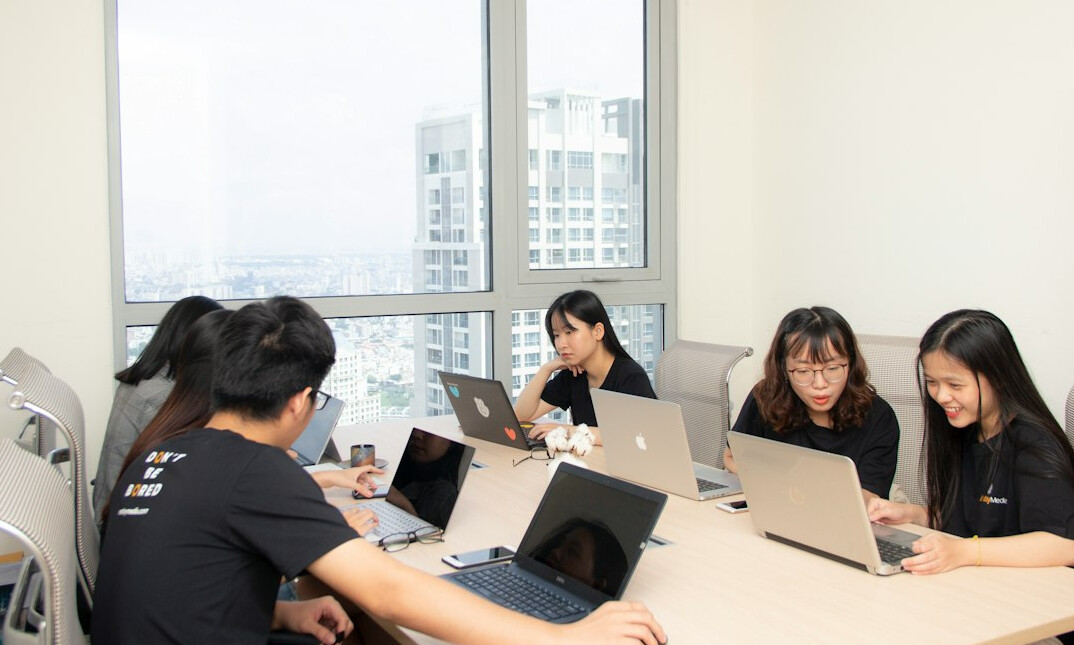 group of students learning code